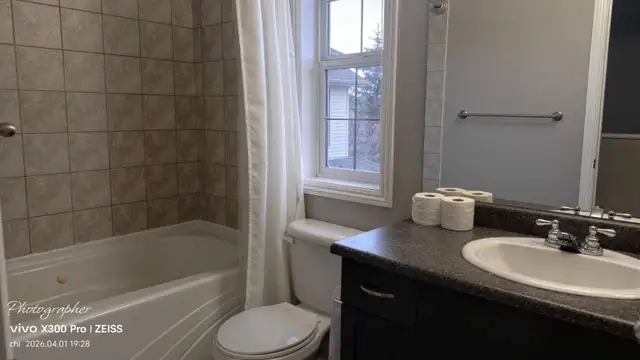 $650 All-Inclusive Rutherford Room | 15min to YEG/Nisku/Leduc - Photo 3