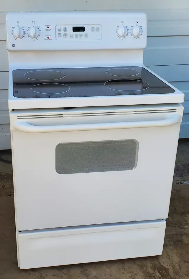 Ge Smooth Top Stove - Very clean, Digital controls - Photo 3