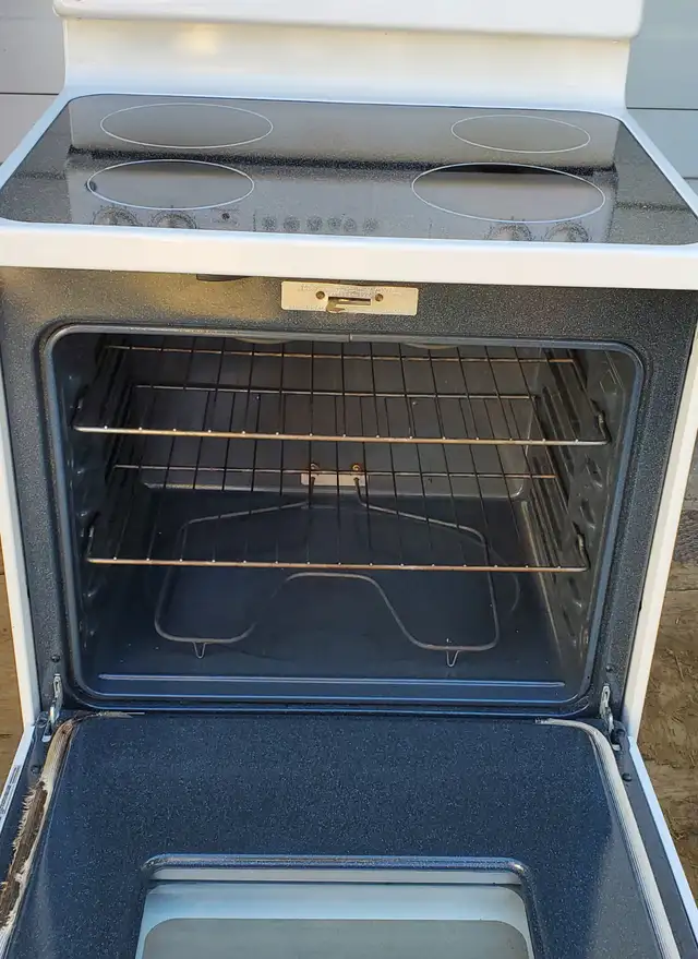 Ge Smooth Top Stove - Very clean, Digital controls - Photo 5