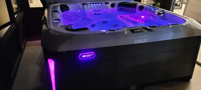 STARGATE HOT TUB FOR SALE