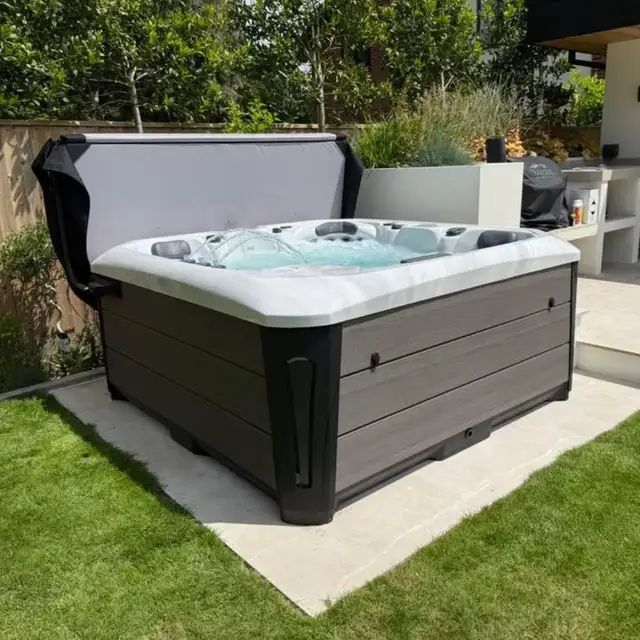 STARGATE HOT TUB FOR SALE - Photo 2