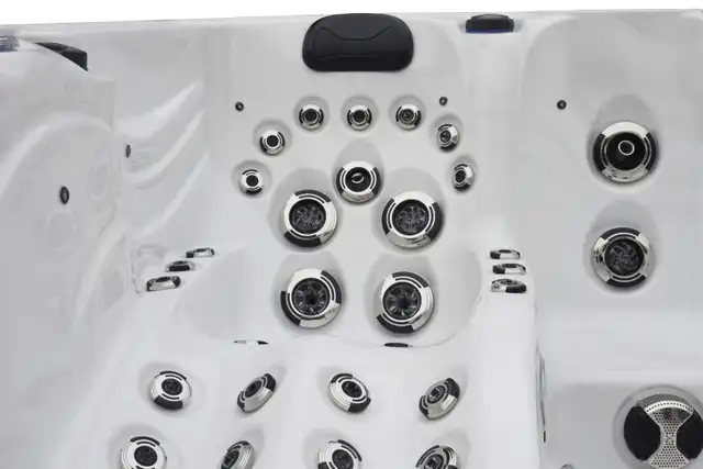 STARGATE HOT TUB FOR SALE - Photo 8