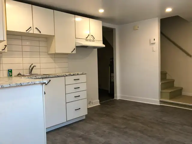 Maisonnette rénovée près du métro Charlevoix à Montréal - Photo 3