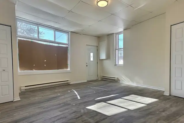 Maisonnette rénovée près du métro Charlevoix à Montréal - Photo 5