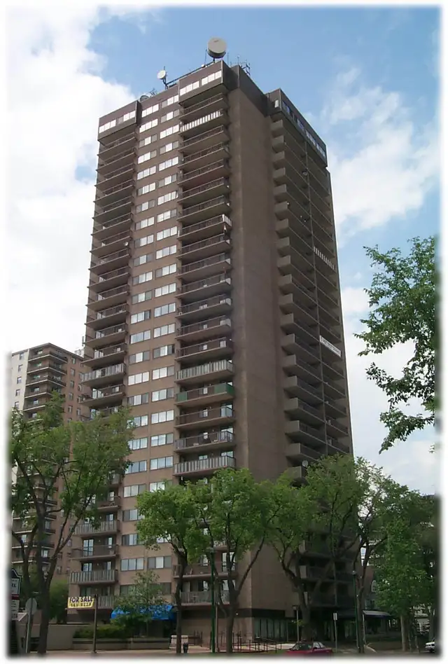 Hallmark Place - 2 BR - $1800/mo Avail May 1st