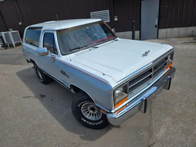 1988 Dodge Ram Charger 4X4 / 318ci Rare ! - Photo 8