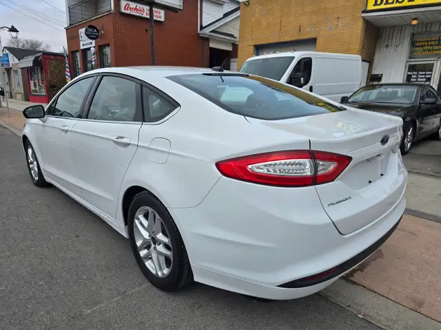 2016 Ford Fusion - Photo 5