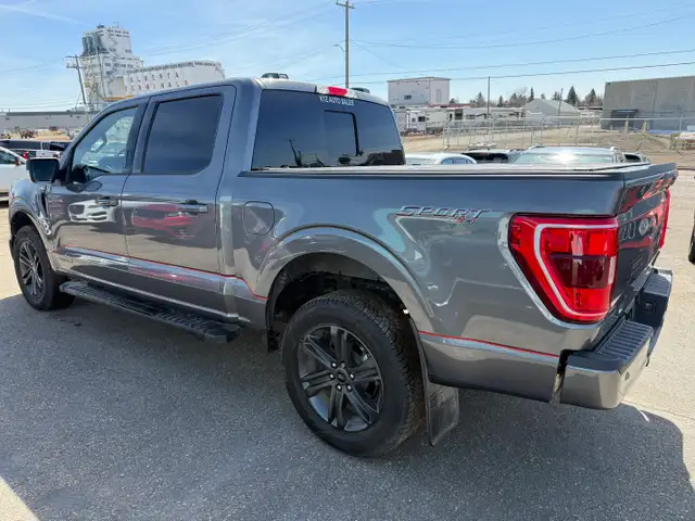 2023 Ford F-150 XLT Sport Hybrid LOW KMS! - Photo 4