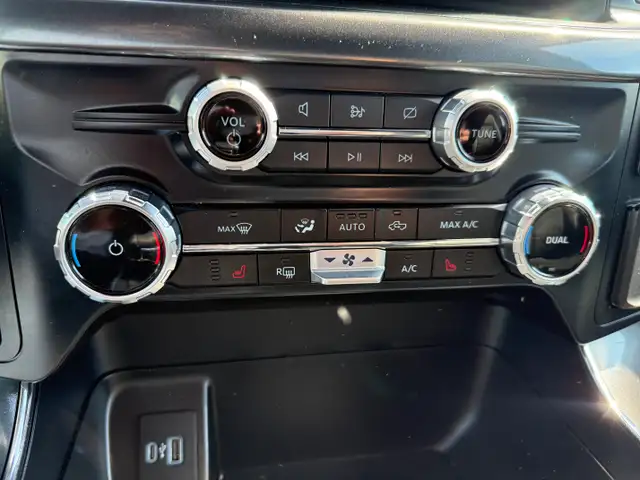 2023 Ford F-150 XLT Sport Hybrid LOW KMS! - Photo 16