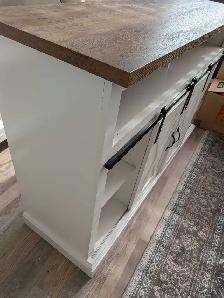 Tv Console with barn doors - Photo 2
