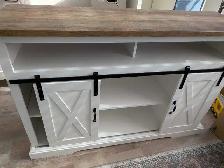 Tv Console with barn doors - Photo 3
