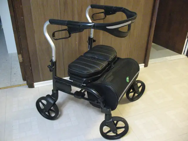 EVOLUTION 4 Wheel Walker/Rollator, NEW - Photo 6