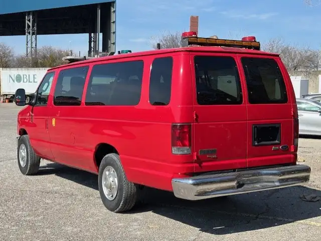 2011 Ford Econoline Wagon E-350 5 PASSENGER-EXTENDEDDD-FIRE C - Photo 3