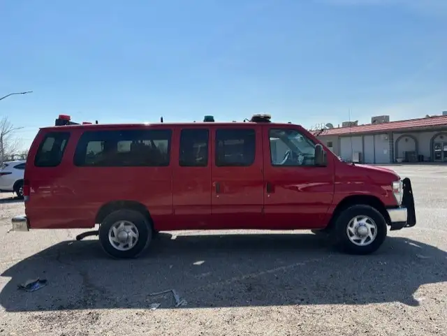 2011 Ford Econoline Wagon E-350 5 PASSENGER-EXTENDEDDD-FIRE C - Photo 6