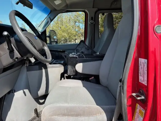 2011 Ford Econoline Wagon E-350 5 PASSENGER-EXTENDEDDD-FIRE C - Photo 9