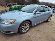2012 Chrysler 200 - Photo 3