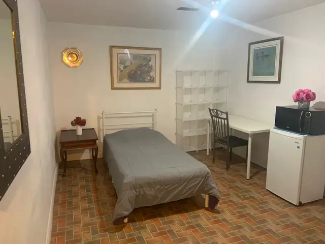 Huge Room For Rent - Photo 8