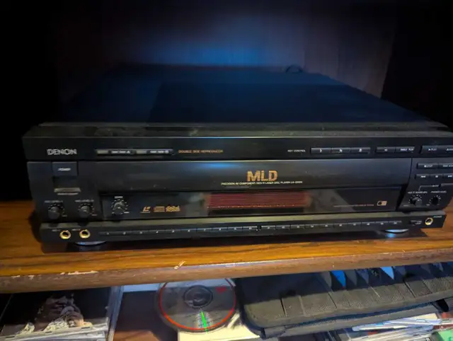 laser disc player includes 21 laser discs
