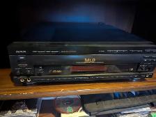 laser disc player includes 21 laser discs
