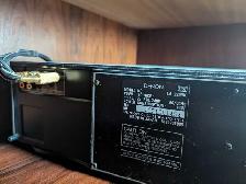 laser disc player includes 21 laser discs - Photo 2