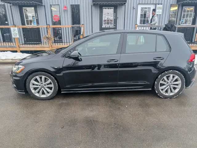 2018 Volkswagen Golf R  AWD Manual Clean Carfax Certified - Photo 2