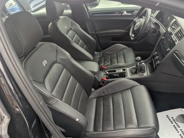 2018 Volkswagen Golf R  AWD Manual Clean Carfax Certified - Photo 10