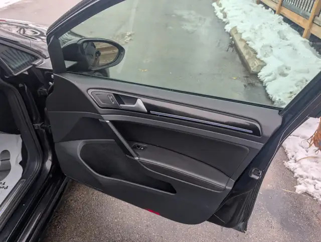 2018 Volkswagen Golf R  AWD Manual Clean Carfax Certified - Photo 12