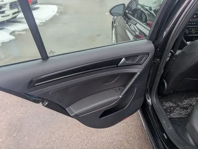 2018 Volkswagen Golf R  AWD Manual Clean Carfax Certified - Photo 14