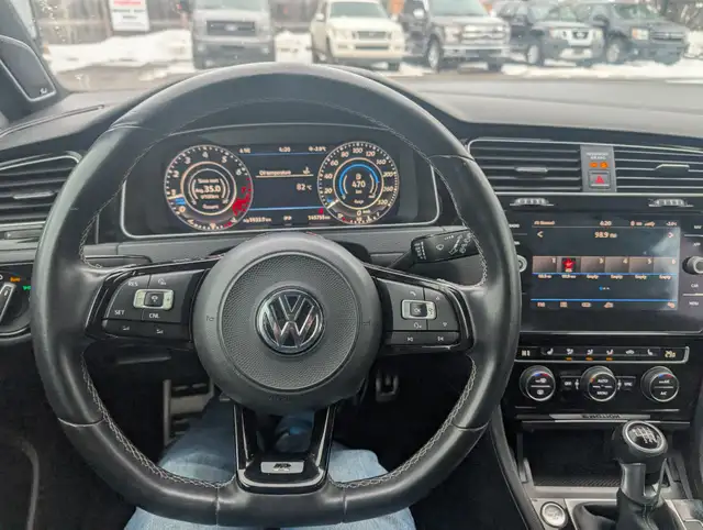 2018 Volkswagen Golf R  AWD Manual Clean Carfax Certified - Photo 16