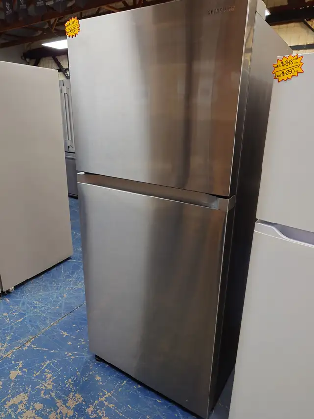 Samsung '28' Stainless Steel Top Freezer Bottom Fridge on Sale‼️ - Photo 3