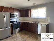 2 Bed / 1 Bath SE Main Floor Suite with Fenced Yard