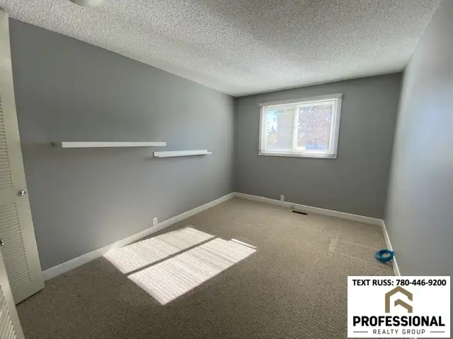 2 Bed / 1 Bath SE Main Floor Suite with Fenced Yard - Photo 7