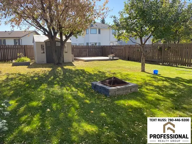 2 Bed / 1 Bath SE Main Floor Suite with Fenced Yard - Photo 10