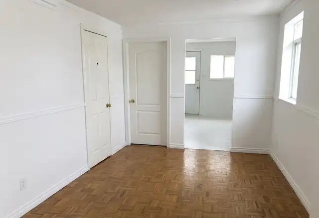 Spacieux 4 1/2 – 2 CAC, Stationnement Privé et Grande Cour - Photo 3