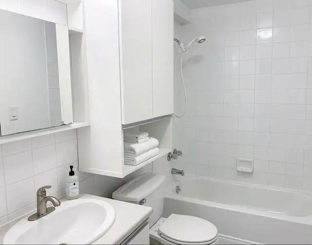 Spacieux 4 1/2 – 2 CAC, Stationnement Privé et Grande Cour - Photo 8