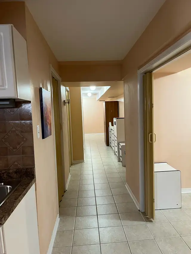 Basement for rent - Photo 5