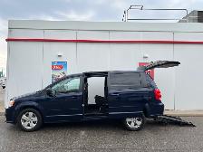 2017 Dodge  Grand Caravan SXT MOBILITY WHEELCHAIR ACCESSIBLE VAN - Photo 2