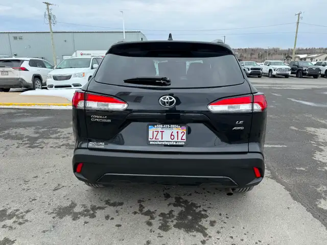 2022 Toyota Corolla Cross LE low kilometres - Photo 4