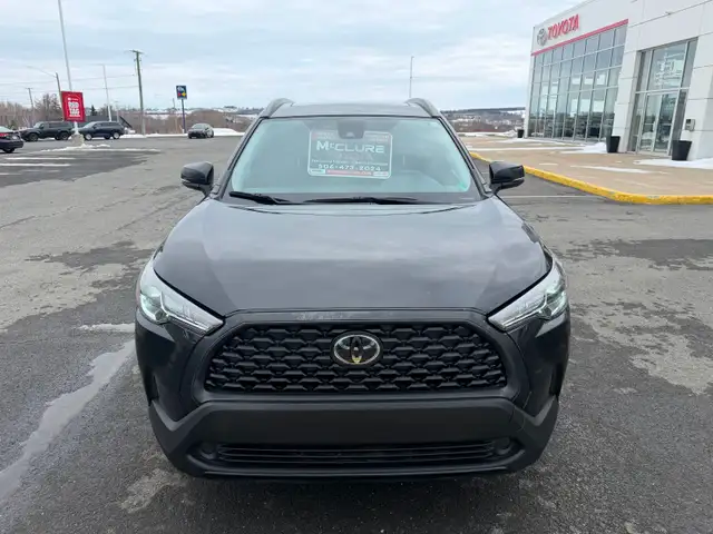 2022 Toyota Corolla Cross LE low kilometres - Photo 8