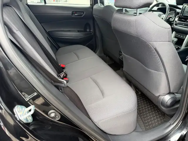 2022 Toyota Corolla Cross LE low kilometres - Photo 11