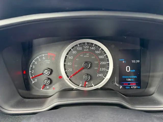 2022 Toyota Corolla Cross LE low kilometres - Photo 16