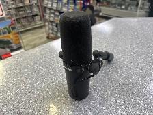 Shure SM7B Dynamic Microphone With Shure MVX2U Interface - Photo 4