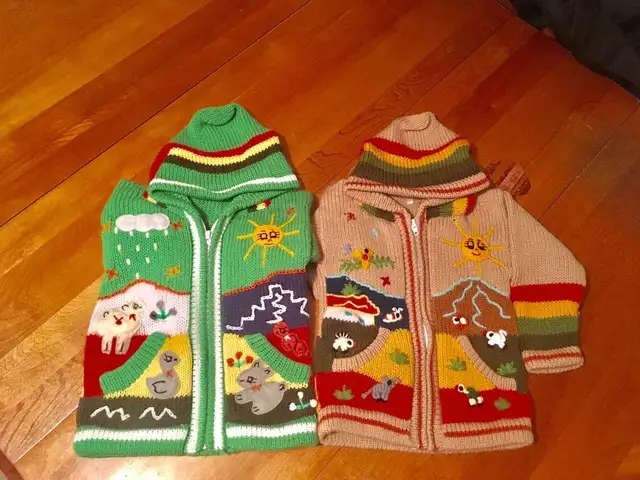 CHANDAIL POUR ENFANT TRICOTE A LA MAIN - Photo 9