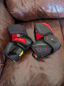 Bauer elbow pads