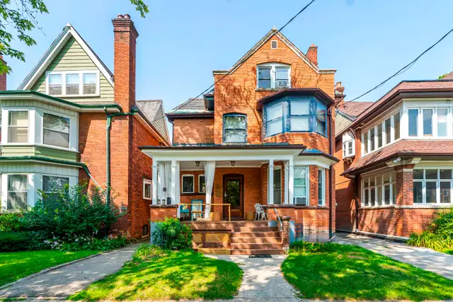 BEAUTIFUL HIGH CEILING 3BR BASEMENT W/ LIVING ROOM ON MADISON!