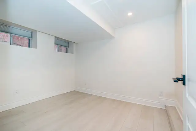 BEAUTIFUL HIGH CEILING 3BR BASEMENT W/ LIVING ROOM ON MADISON! - Photo 6