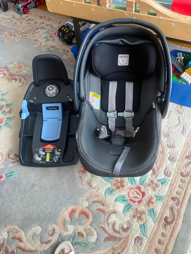 CHILDREN’S CAR SEATS.