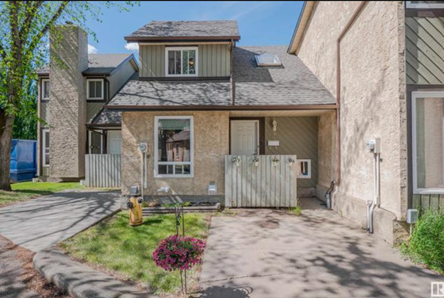 A total Charmer! 1200 sq ft, Fenced yard, 2 parking stalls.