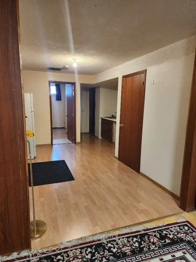 basement suite for rent in temple N.E - Photo 7