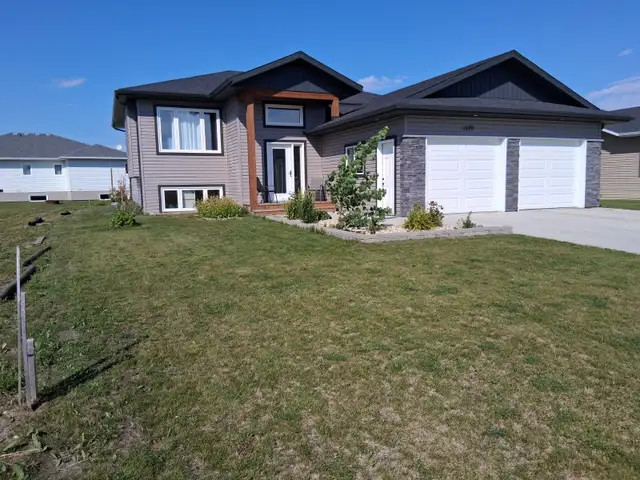 SINGLE BI-LEVEL HOUSE FOR SALE - Photo 2